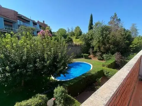 Casa adosada en La Floresta-Les Planes