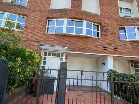 Casa adosada en La Floresta-Les Planes