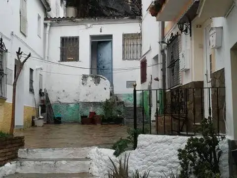Casa rústica en calle de la Libertad