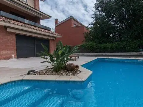 Chalet en La Floresta-Les Planes