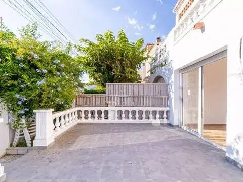 Chalet en Carrer del Port de Rodas