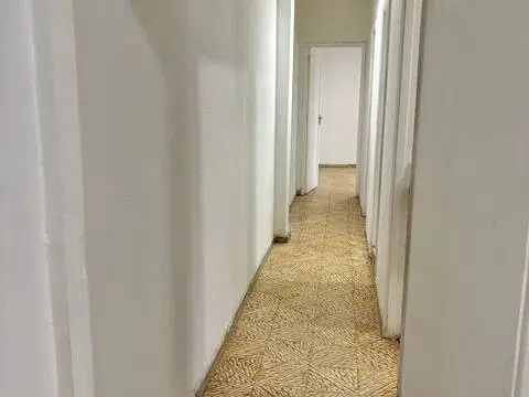 Piso en calle Secretario Aguilar