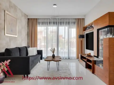 Ático en calle de Gladiolo