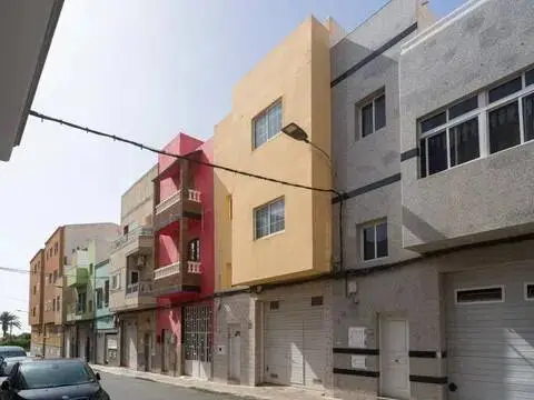 Casa adosada en Vecindario-San Pedro Mártir-El Doctoral