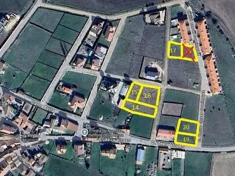 Terreno en calle Castrejon