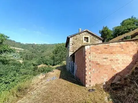 Casa rústica en Almuña