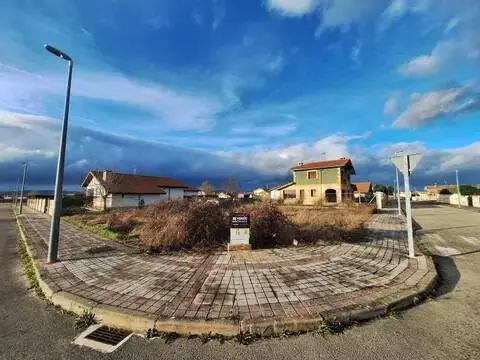 Terreno en calle Princesa Letizia