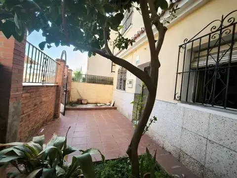 Casa adosada en calle Anita Adamúz