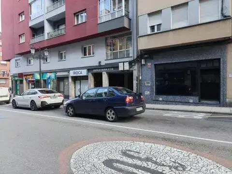 Local comercial en calle de Fuertes Acevedo