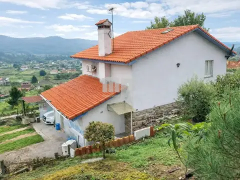 Chalet en calle Lugar Entreeidos, 3