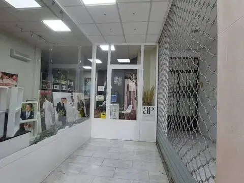 Nave industrial en Quesada