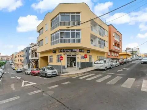 Local comercial en calle Benchijigua