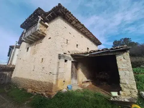 Casa en Poblado de Hornillalastra