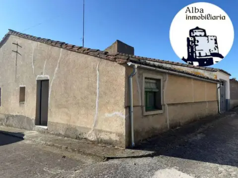 Casa rústica en calle de Gabriel y Galán