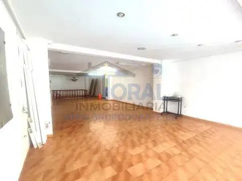 Local comercial en calle de Covadonga