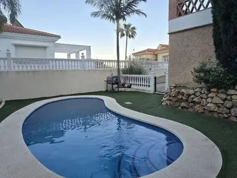 Chalet en calle Orfebres de Riviera