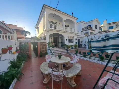 Chalet en Arroyo de la Miel