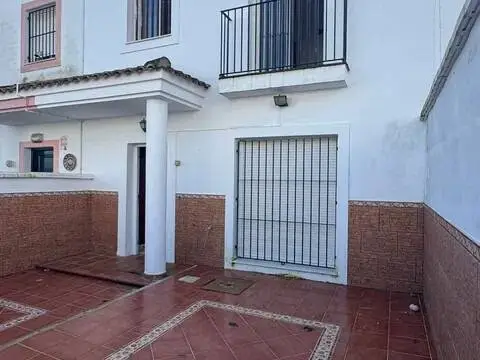 Casa adosada en calle calle Basilio Martin Patino No Number