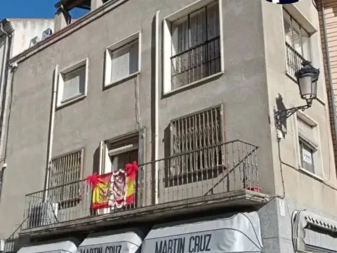 Edificio en Bajada de Santa Teresa