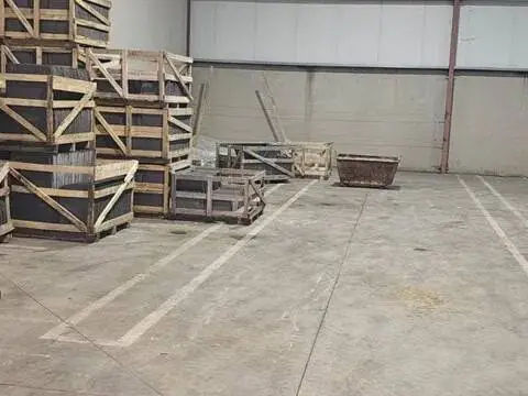 Nave industrial en Carracedelo