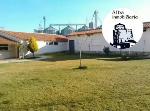 Local comercial en calle del Regato