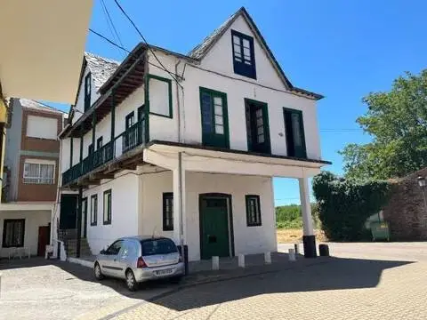 Chalet en Cacabelos