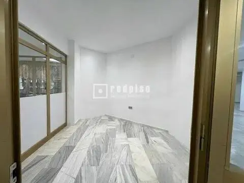 Local comercial en Benalmádena Costa