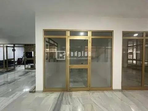 Local comercial en Benalmádena Costa