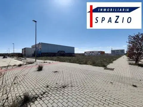 Terreno en calle Racimo