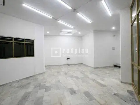 Local comercial en Benalmádena Costa