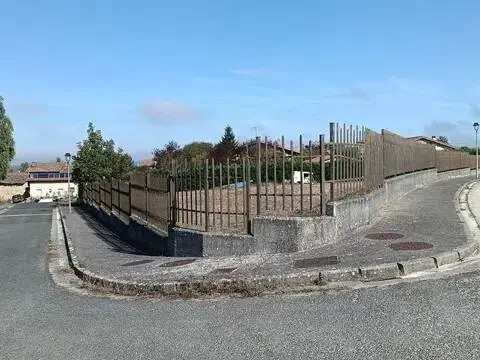 Terreno en calle de Mendia