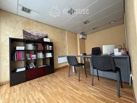 Local comercial en Carrer d'Higini de Ribera