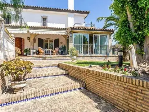 Chalet en calle de los Villares Altos