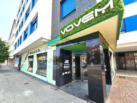 Local comercial en calle del Río Nervión