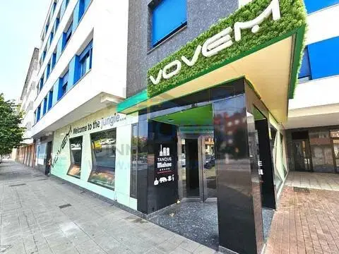 Local comercial en calle del Río Nervión