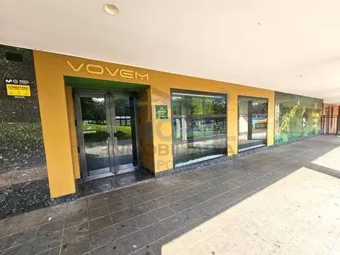 Local comercial en calle del Río Nervión