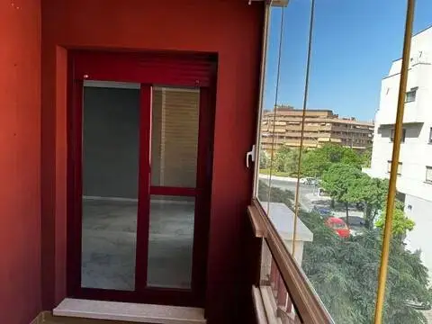 Piso en Huerta de la Reina-Arruzafilla-Parque Figueroa-Noreña