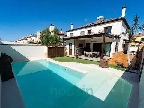 Chalet en Dos Hermanas