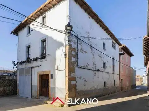 Casa adosada en calle de las Escuelas