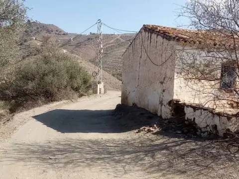 Casa rústica en calle Viaducto Rio Gui