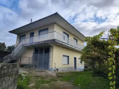 Casa rústica en Pantón