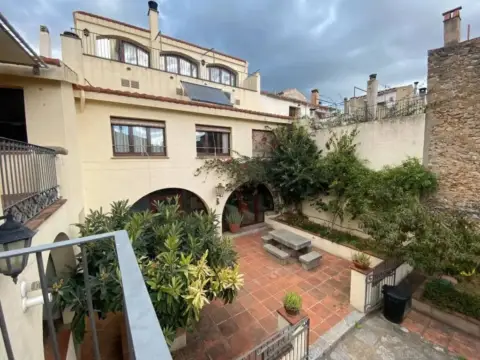 Casa rústica en Avinguda de Lluís Companys