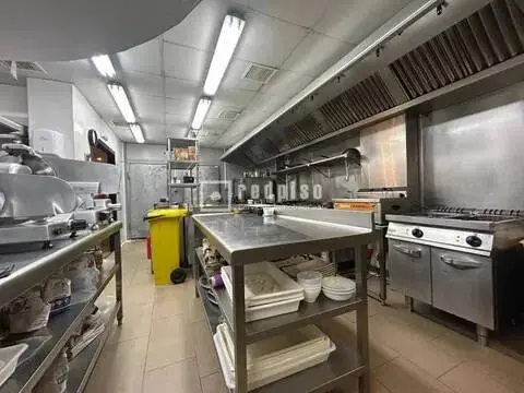 Local comercial en La Carihuela