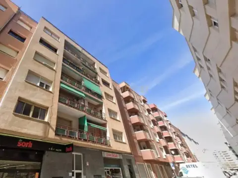 Local comercial en Carrer de l'Abat Escarré