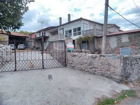 Casa rústica en Pantón