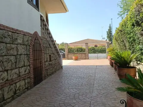 Chalet en Urbanización San Marcos