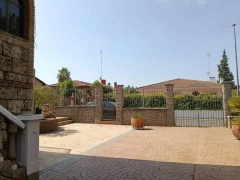 Chalet en Urbanización San Marcos