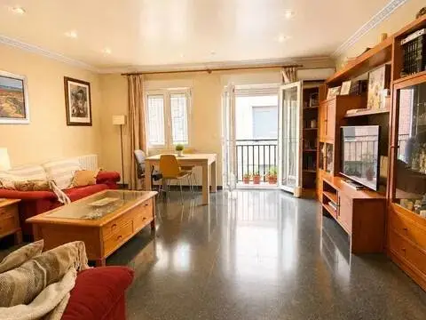 Piso en Carrer de la Tirana