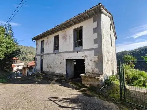 Casa rústica en Salas