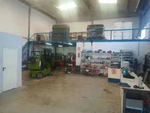 Nave industrial en calle Martillo No Number